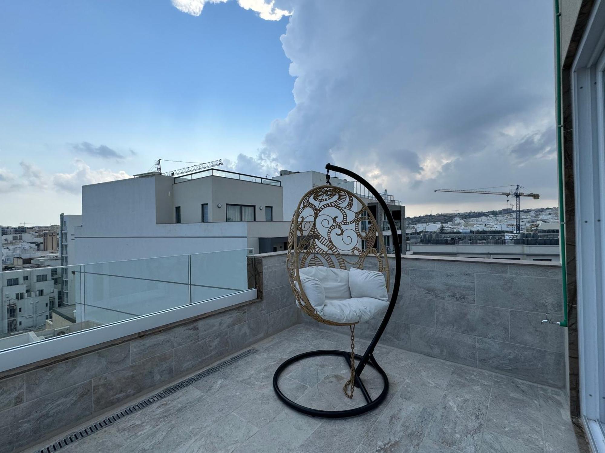 Balcony Hotel San Ġiljan Buitenkant foto