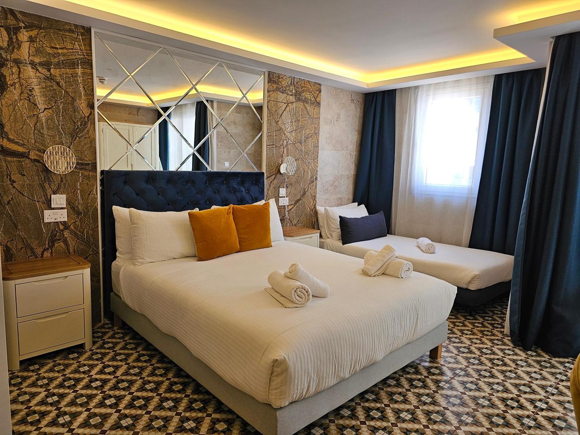 Balcony Hotel San Ġiljan Buitenkant foto